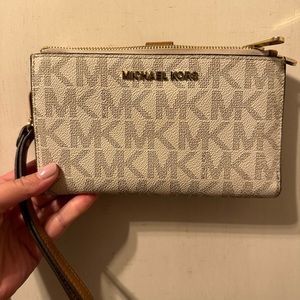 Michale Kore Wristlet/Wallet